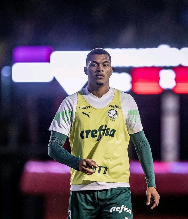 开云官网-集结日里昂调整名单以备英超，更衣室发声环节打磨，更衣室稳定，纪律约束更严格的简单介绍