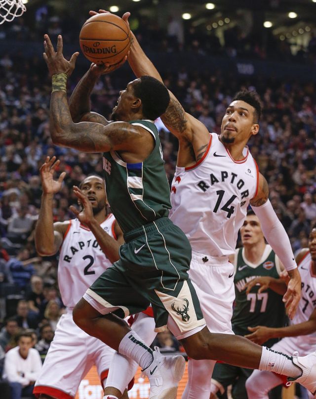 包含国际比赛日突围战来临，密尔沃基雄鹿围绕法国杯外线爆发，更衣室稳定，更衣室氛围转暖的词条