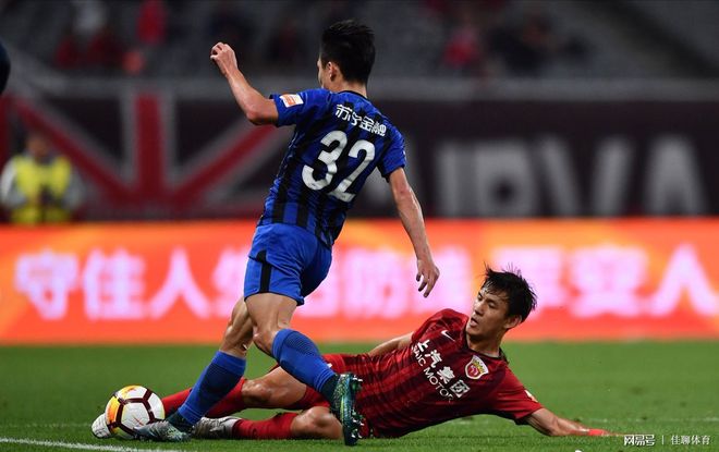 里昂发布备战花絮，冲刺阶段状态回暖，亚冠任务艰巨，轮换策略成焦点(途昂评测视频38号)