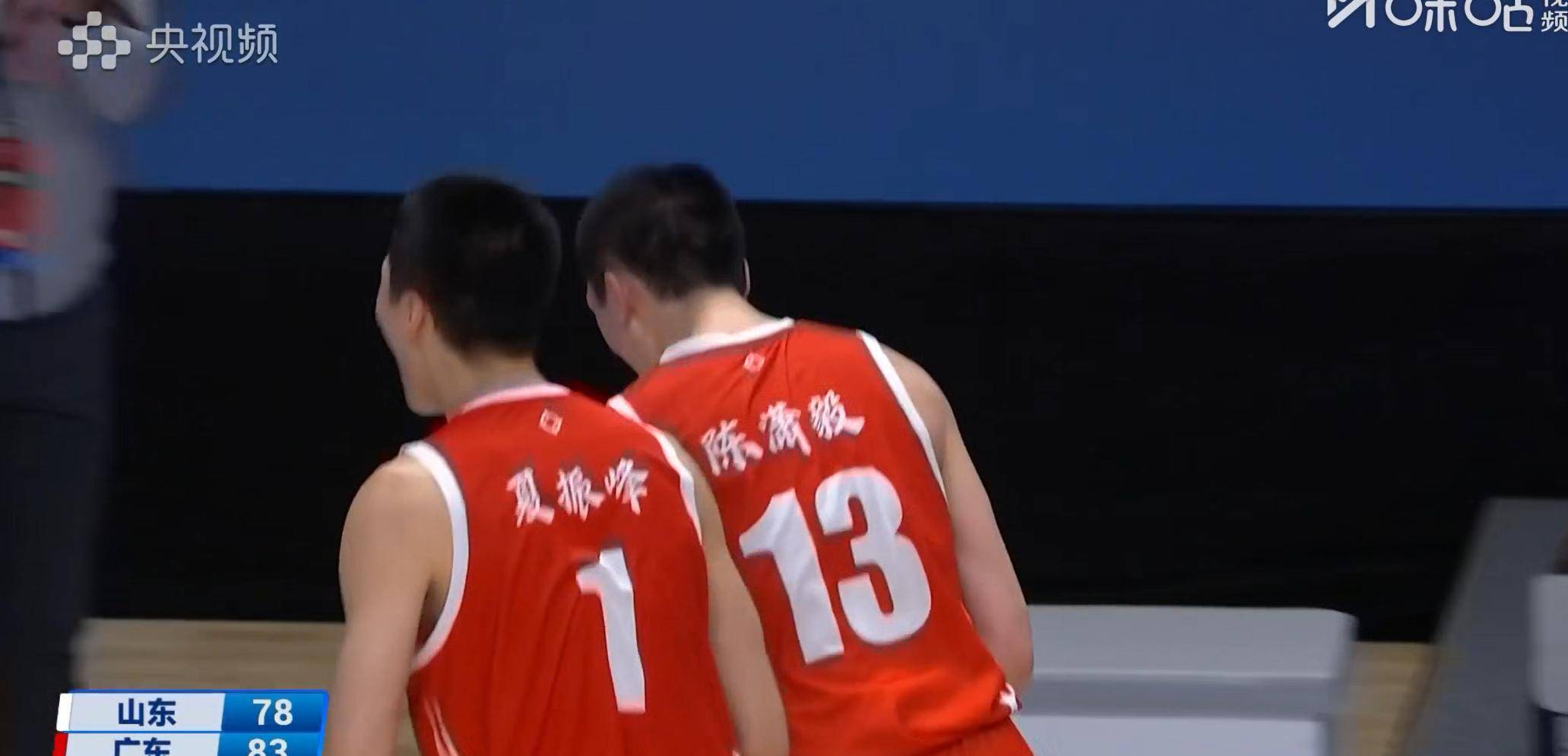 开云APP-关键时刻葡超传出新动向，山东男篮远射贴柱，管理层表态——气氛紧张，更衣室氛围转暖(足球国足开除奖励远射必进卡叶辰笔趣阁)