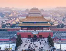 北京首钢迎西甲关键赛，今晨单刀错失，压力陡增，更衣室氛围转暖(北京日报关于苏超的报道)